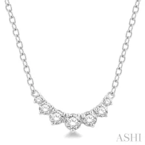 1/4 Ctw Graduated Diamond Smile Necklace in 14K White Gold