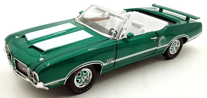 Acme 1/18 Scale Diecast A1805625 - 1972 Oldsmobile 442 W-30 - Green