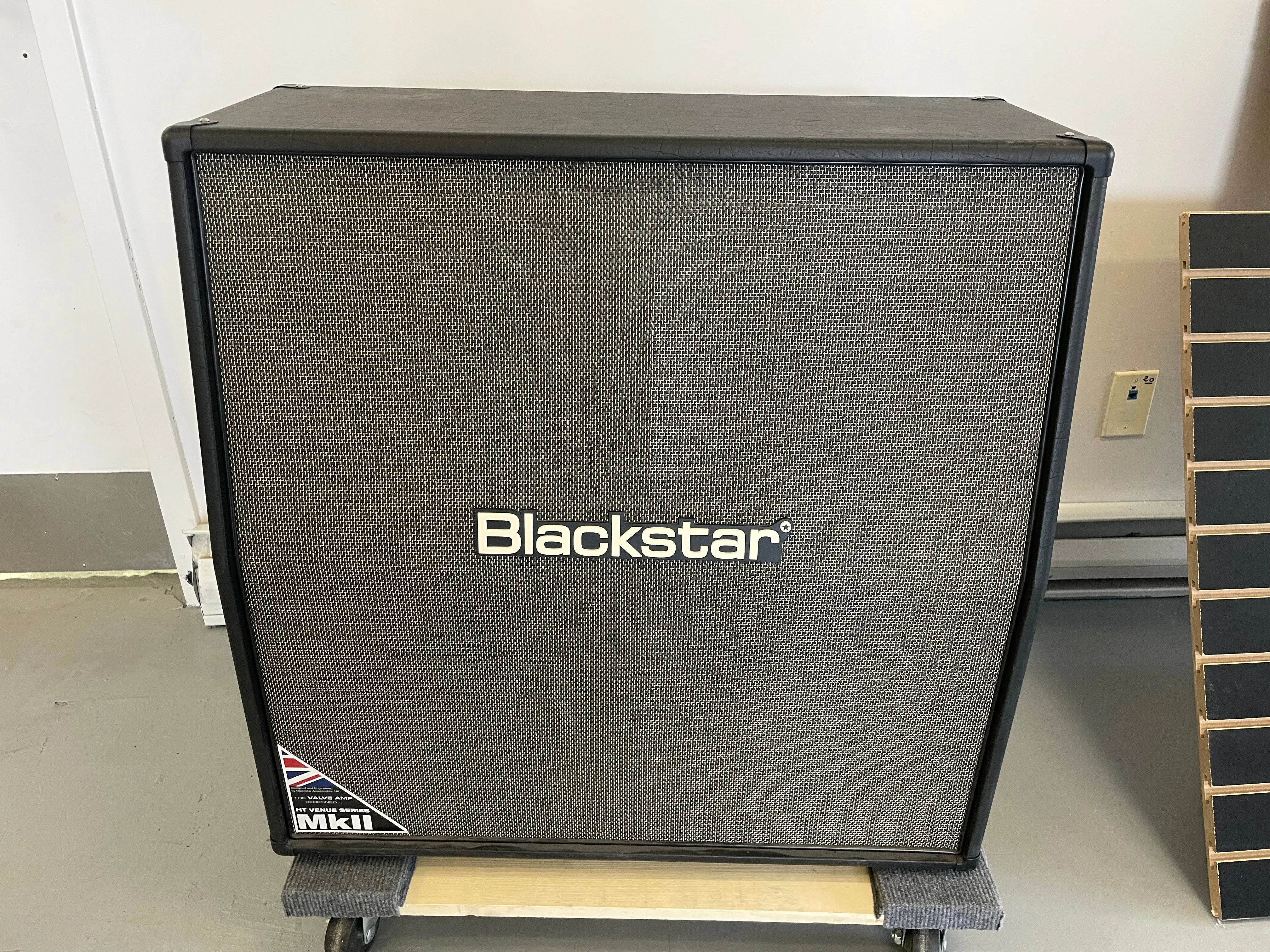 Blackstar HTV412AMKII 4x12" Electric Guitar Slant Extension Cabinet (DEMO)